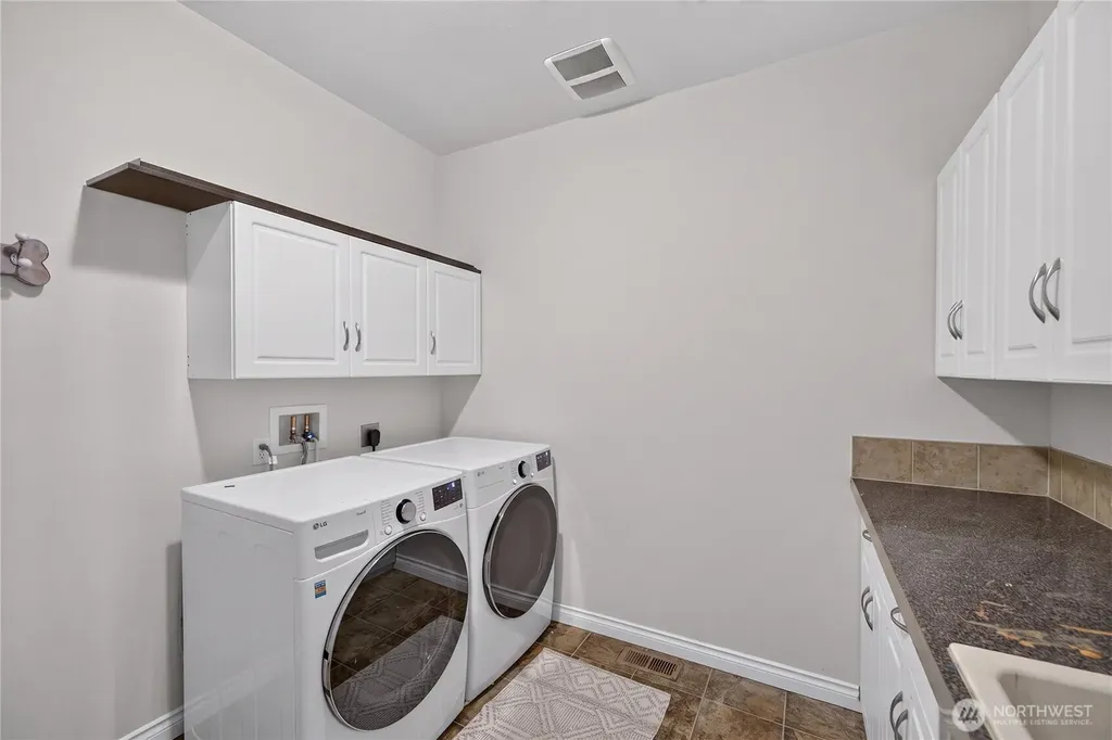 130 W Crescent Harbor Road Oak Harbor WA 98277