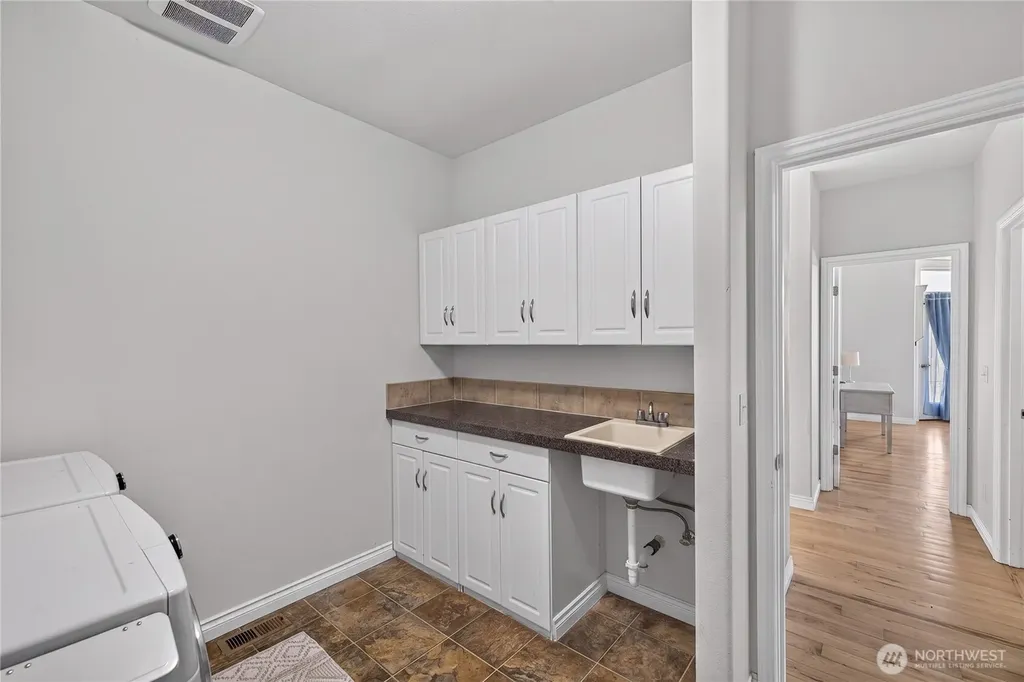 130 W Crescent Harbor Road Oak Harbor WA 98277