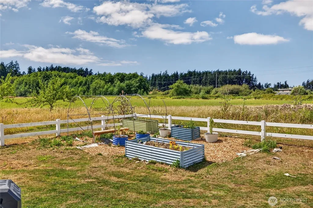 130 W Crescent Harbor Road Oak Harbor WA 98277