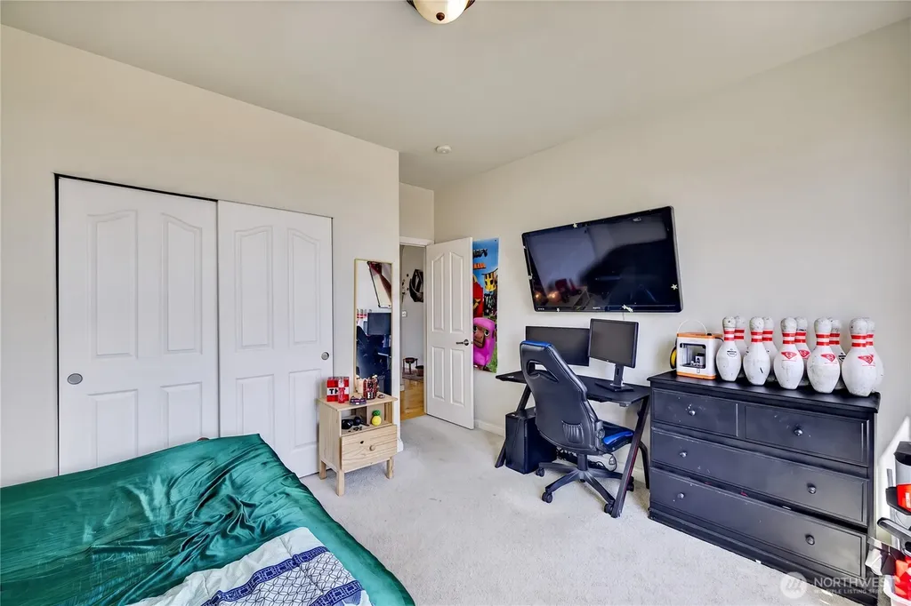 130 W Crescent Harbor Road Oak Harbor WA 98277