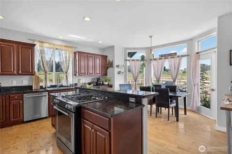 130 W Crescent Harbor Road Oak Harbor WA 98277