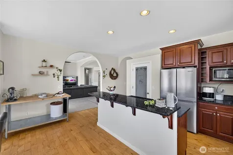 130 W Crescent Harbor Road Oak Harbor WA 98277