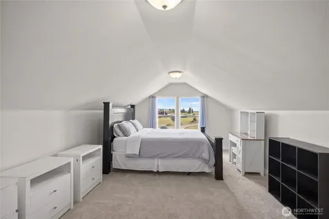 130 W Crescent Harbor Road Oak Harbor WA 98277