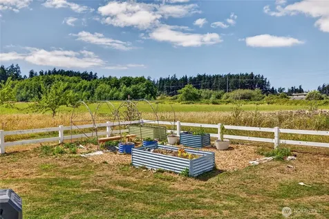 130 W Crescent Harbor Road Oak Harbor WA 98277