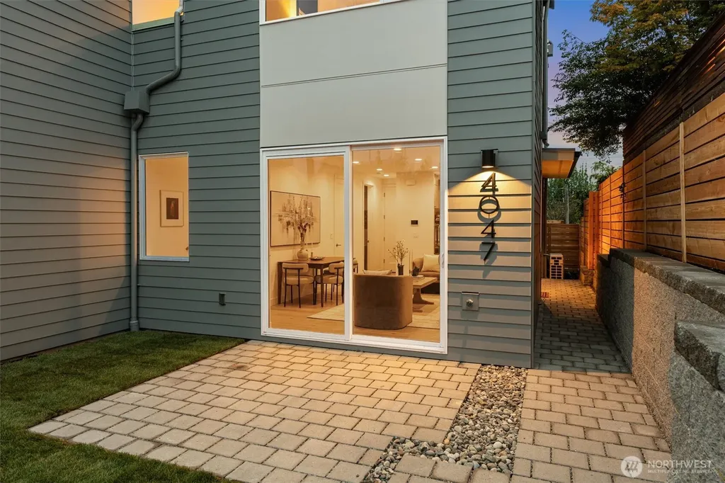 4047 44th Avenue SW Seattle WA 98116
