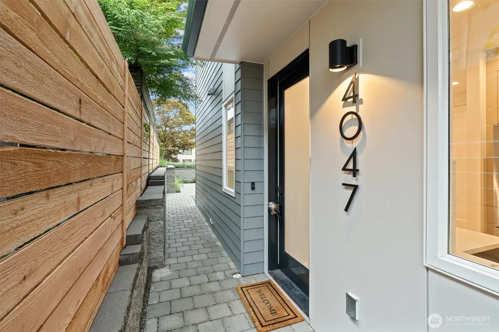4047 44th Avenue SW Seattle WA 98116