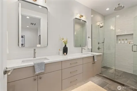 4047 44th Avenue SW Seattle WA 98116