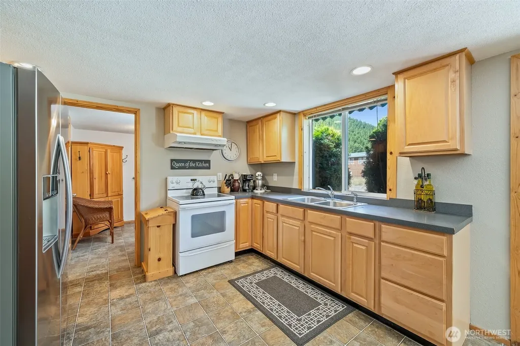 10547 Merry Canyon Road Leavenworth WA 98826
