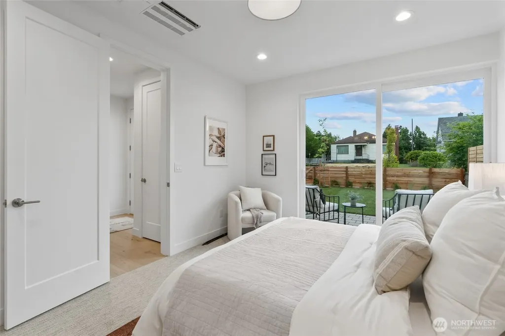 4049 44th Avenue SW Seattle WA 98116