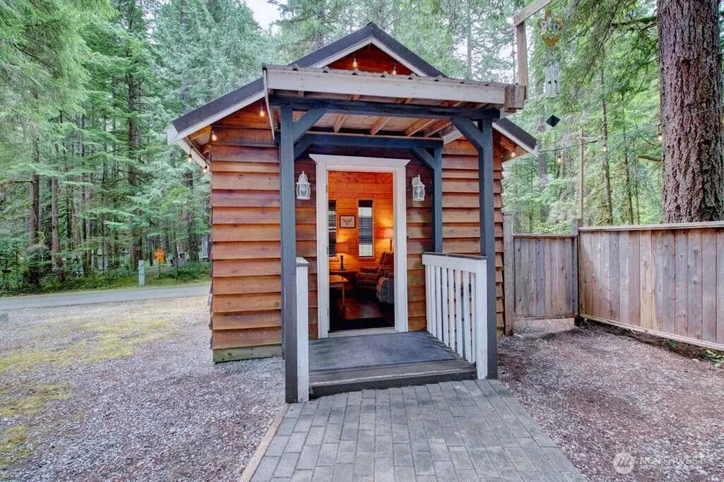 282 Schinn Canyon Drive Deming WA 98244