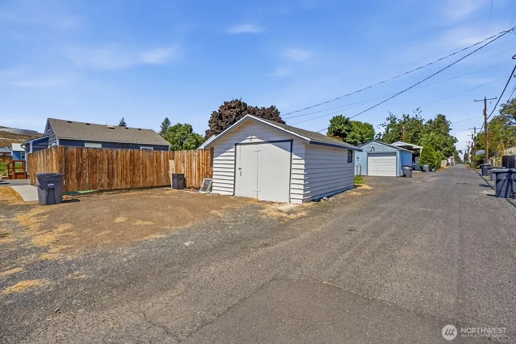 236 F Street SW Ephrata WA 98823