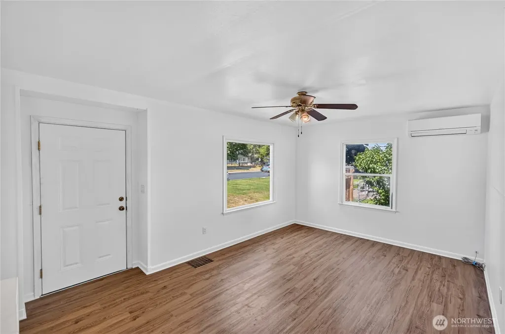 236 F Street SW Ephrata WA 98823