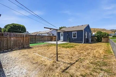 236 F Street SW Ephrata WA 98823