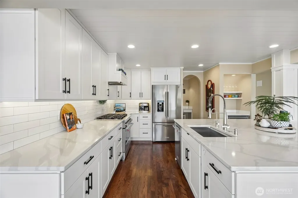 18846 SE 42nd Street Issaquah WA 98027