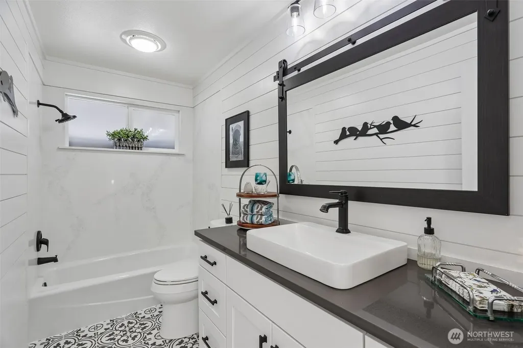 18846 SE 42nd Street Issaquah WA 98027