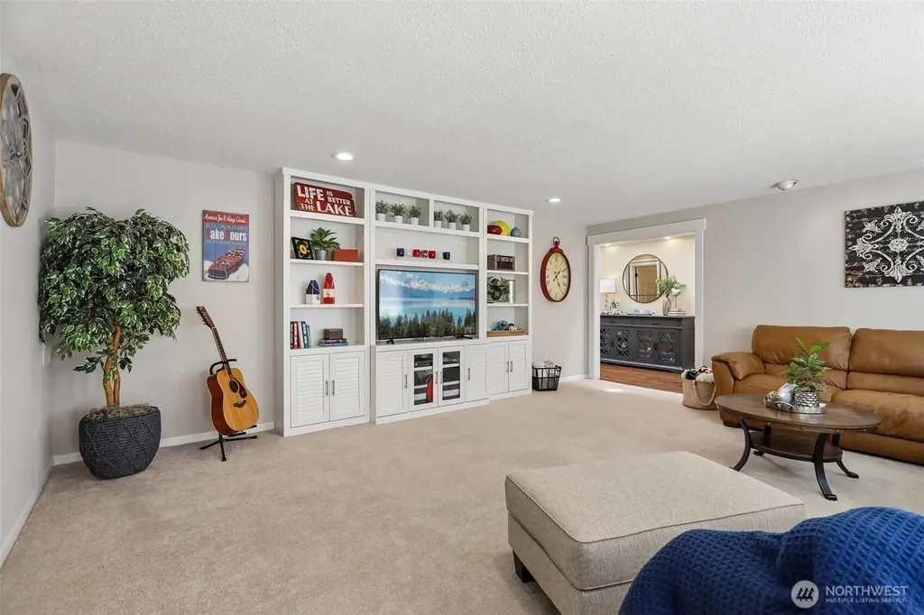 18846 SE 42nd Street Issaquah WA 98027