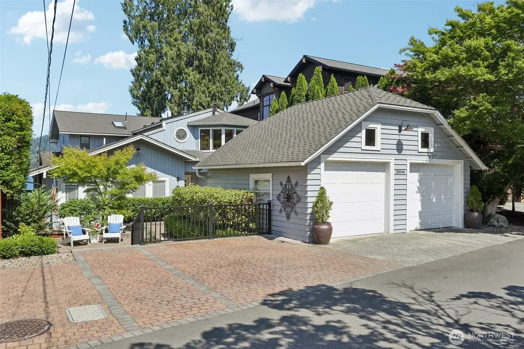 18846 SE 42nd Street Issaquah WA 98027