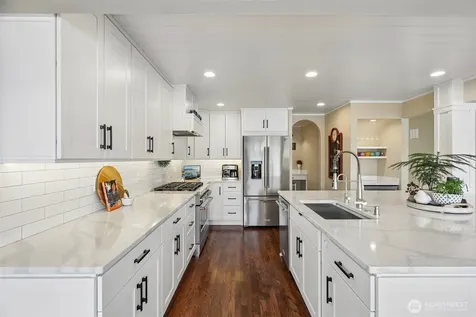 18846 SE 42nd Street Issaquah WA 98027