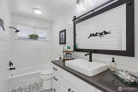 18846 SE 42nd Street Issaquah WA 98027