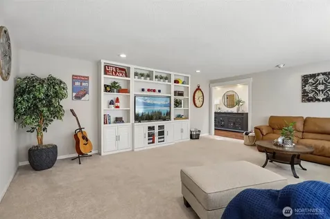 18846 SE 42nd Street Issaquah WA 98027