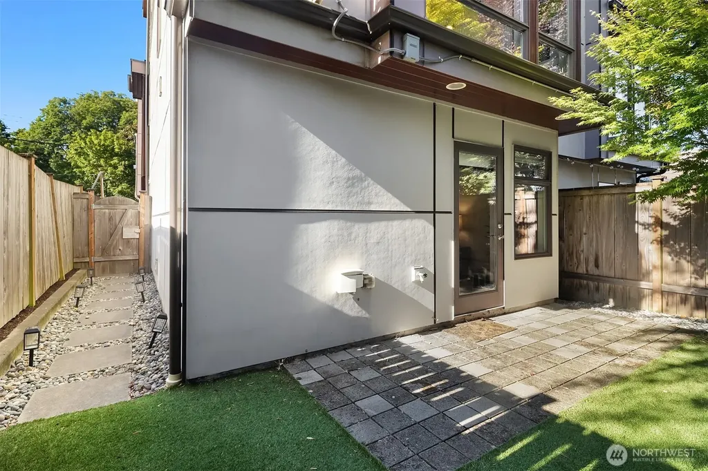 419 N 50th Street Seattle WA 98103