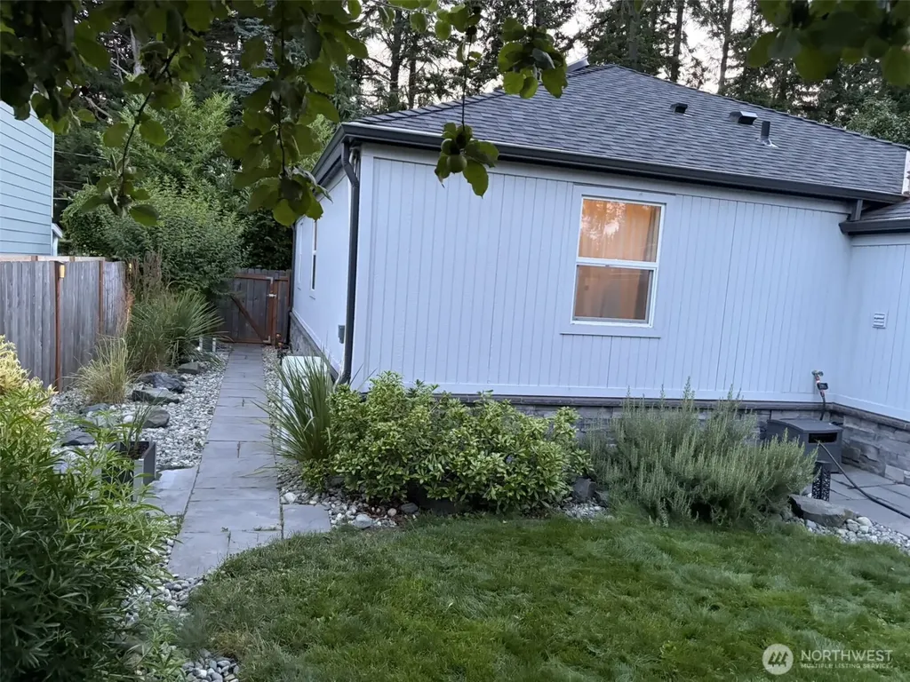 13758 3rd Avenue NW Seattle WA 98177