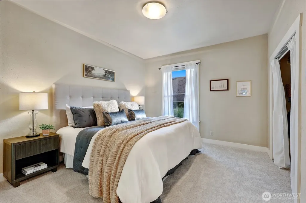 1636 N 54th Street Seattle WA 98103