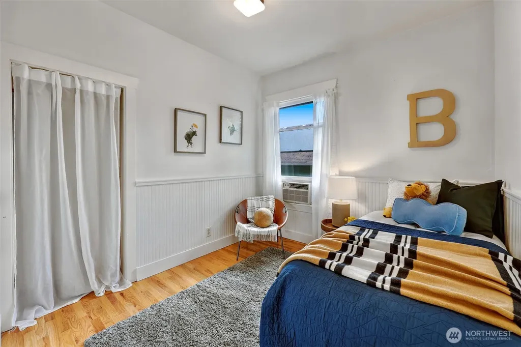 1636 N 54th Street Seattle WA 98103