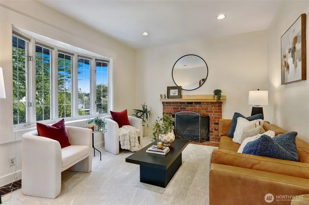 1636 N 54th Street Seattle WA 98103