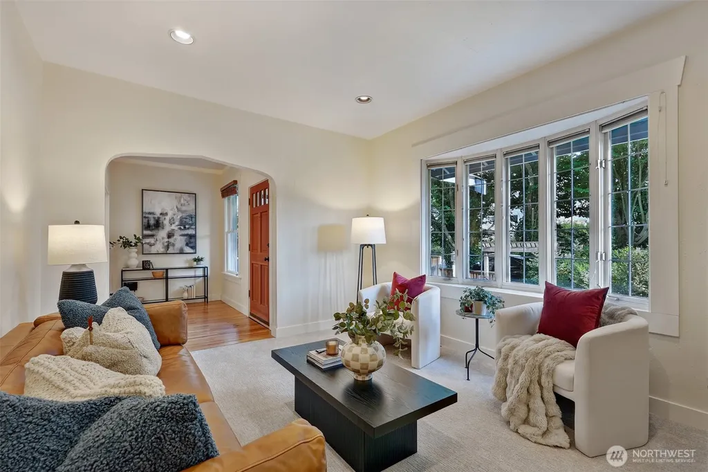 1636 N 54th Street Seattle WA 98103