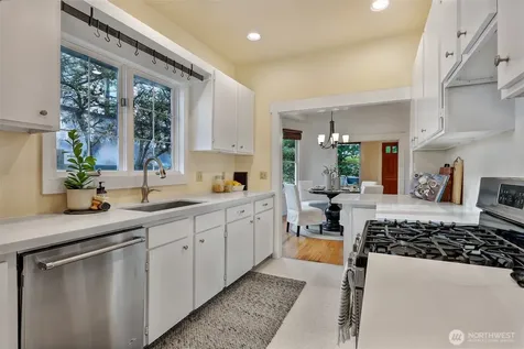 1636 N 54th Street Seattle WA 98103