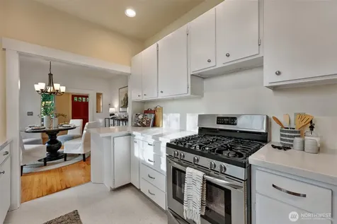 1636 N 54th Street Seattle WA 98103