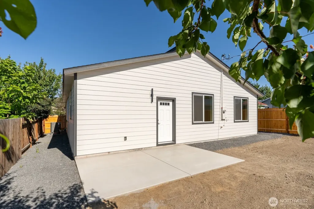 39 Birch Street SW Soap Lake WA 98851