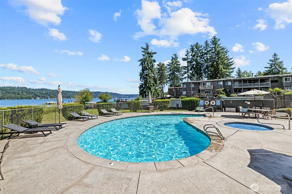 4214 W Lake Sammamish Pkwy NE Redmond WA 98052