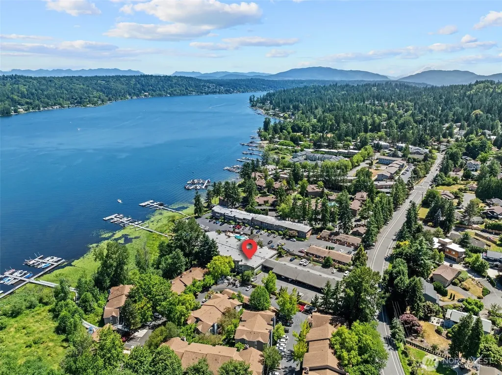 4214 W Lake Sammamish Pkwy NE Redmond WA 98052