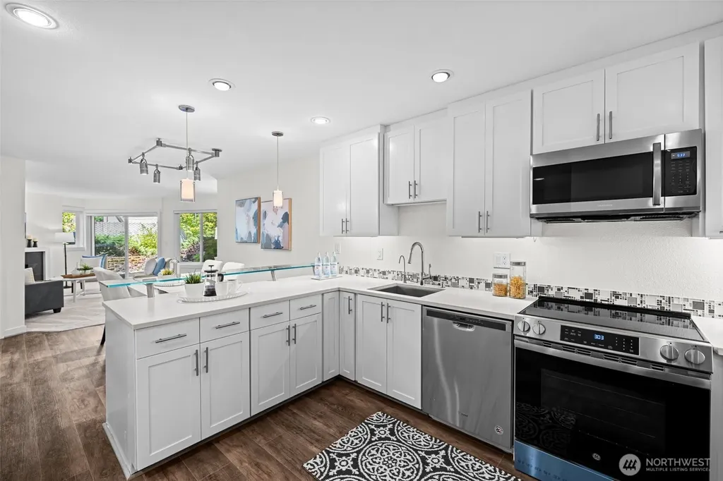 4214 W Lake Sammamish Pkwy NE Redmond WA 98052