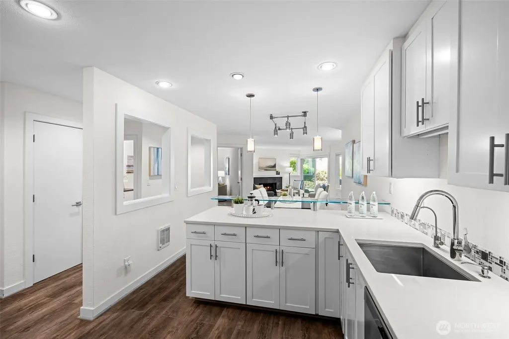 4214 W Lake Sammamish Pkwy NE Redmond WA 98052