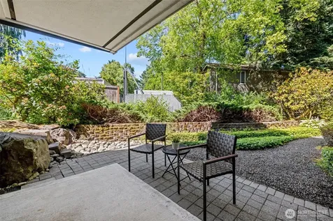 4214 W Lake Sammamish Pkwy NE Redmond WA 98052