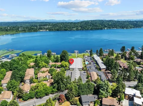 4214 W Lake Sammamish Pkwy NE Redmond WA 98052