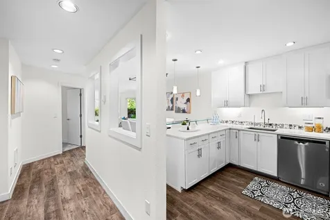 4214 W Lake Sammamish Pkwy NE Redmond WA 98052