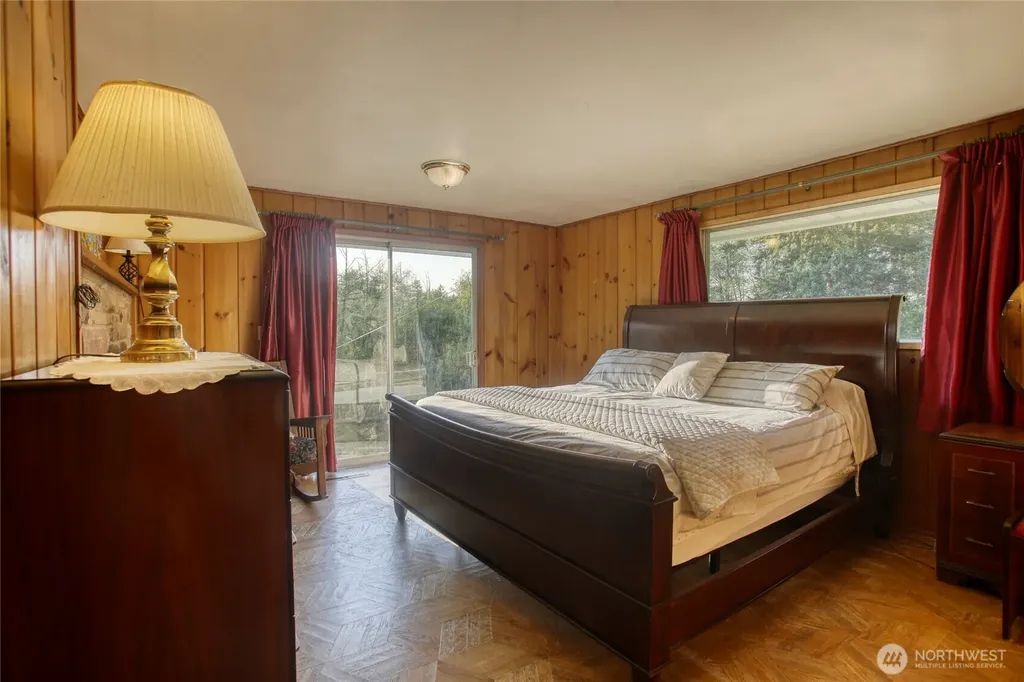 11826 NE Manzanita Lane Bainbridge Island WA 98110
