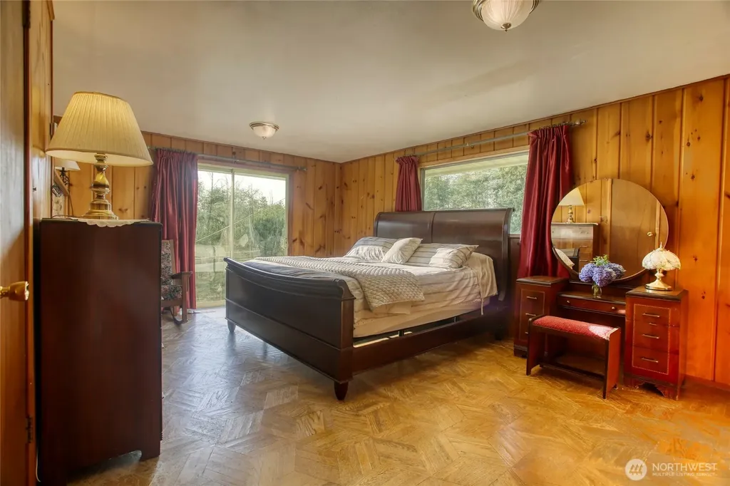 11826 NE Manzanita Lane Bainbridge Island WA 98110