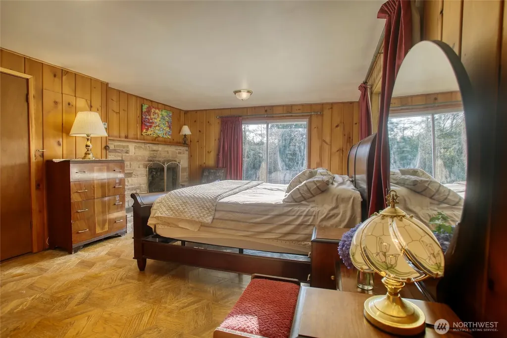 11826 NE Manzanita Lane Bainbridge Island WA 98110