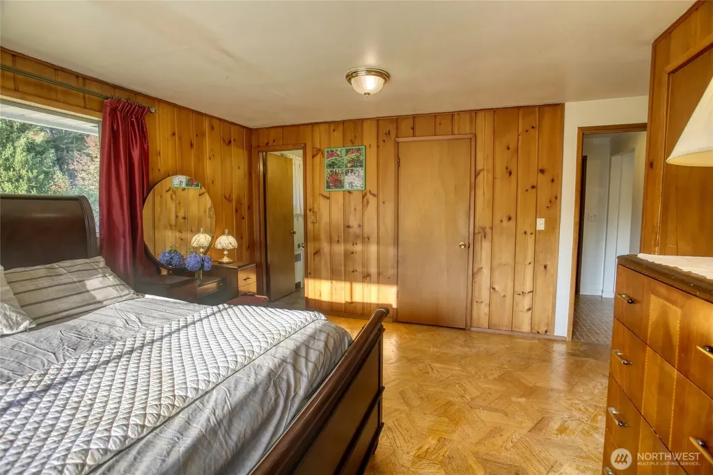11826 NE Manzanita Lane Bainbridge Island WA 98110