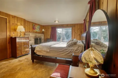 11826 NE Manzanita Lane Bainbridge Island WA 98110