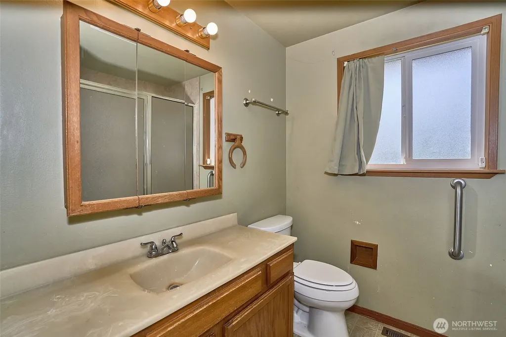 17120 6th Avenue E Spanaway WA 98387