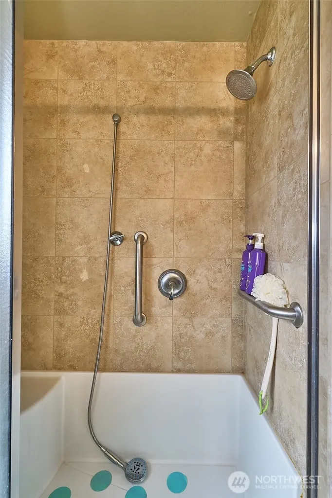 17120 6th Avenue E Spanaway WA 98387