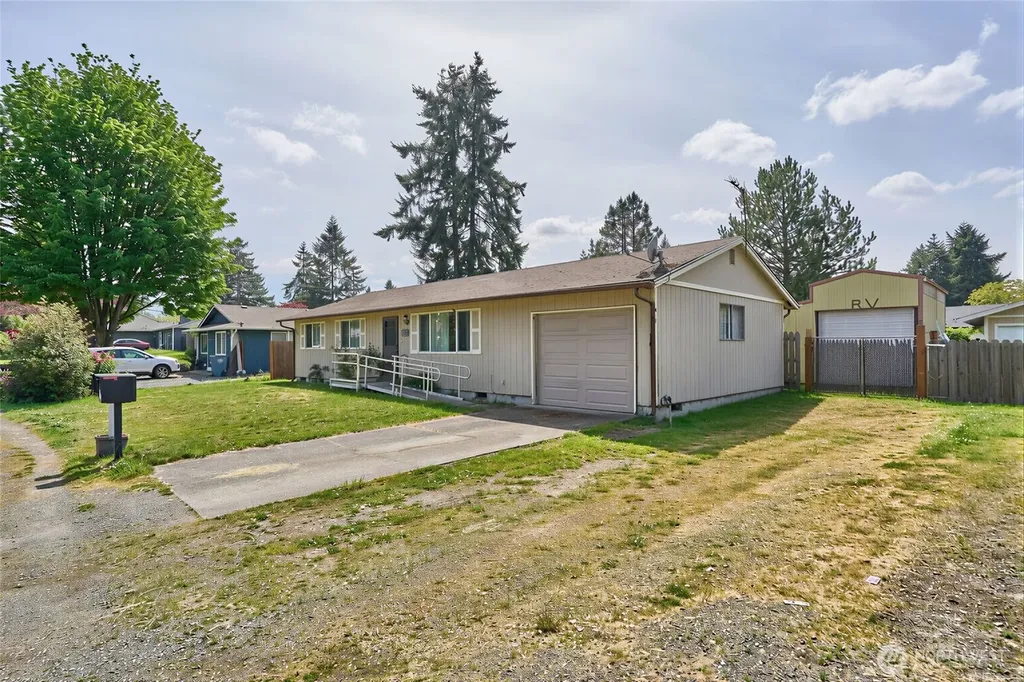 17120 6th Avenue E Spanaway WA 98387