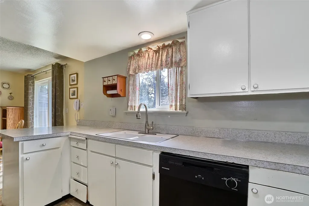 17120 6th Avenue E Spanaway WA 98387