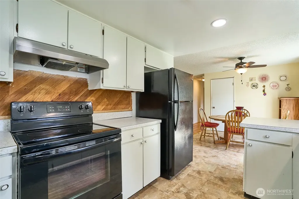17120 6th Avenue E Spanaway WA 98387
